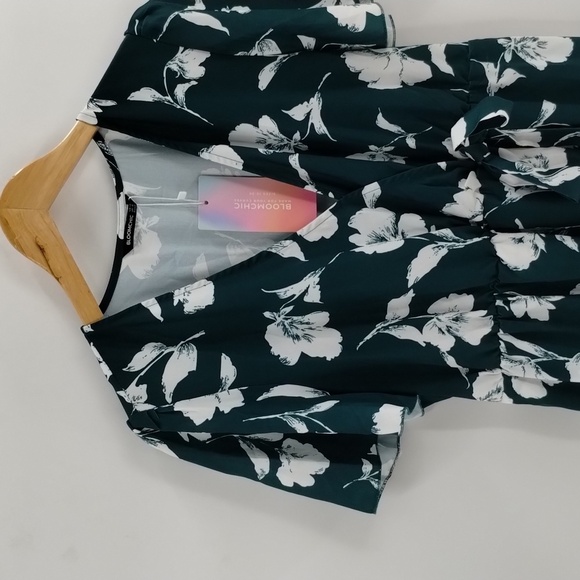 BloomChic faux wrap but has elastic waist dress size 12 green white floral - Picture 3 of 8